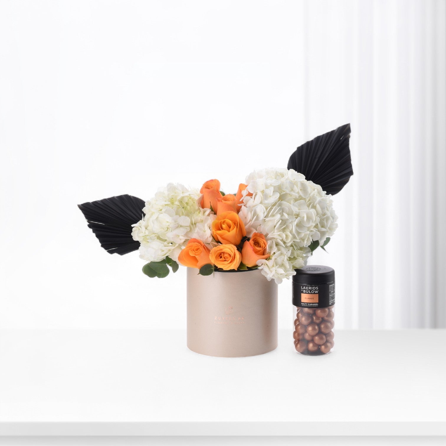 Golden Pearl Bloom Box with Lakrids Salt & Caramel