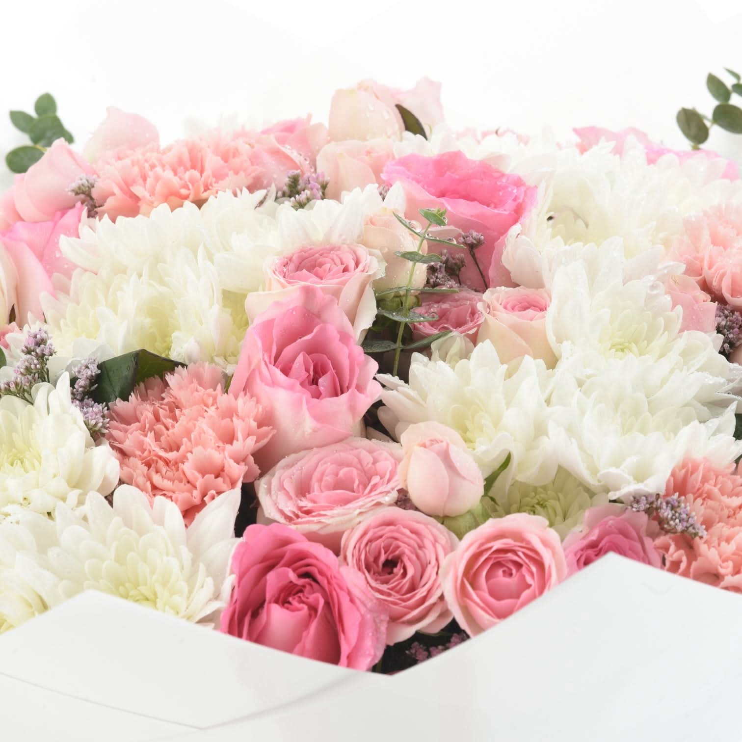 Blush & Snow Bouquet - Zuvees.ae