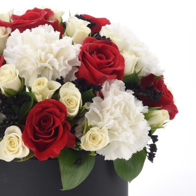 Red Sands Sand Box with Cake Combo