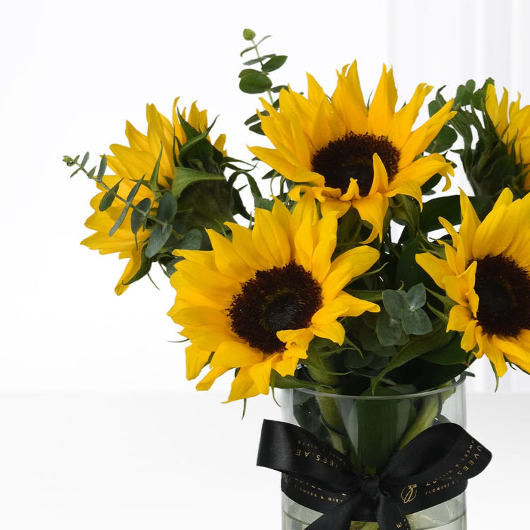 Sunflower Symphony Vase - Zuvees.ae