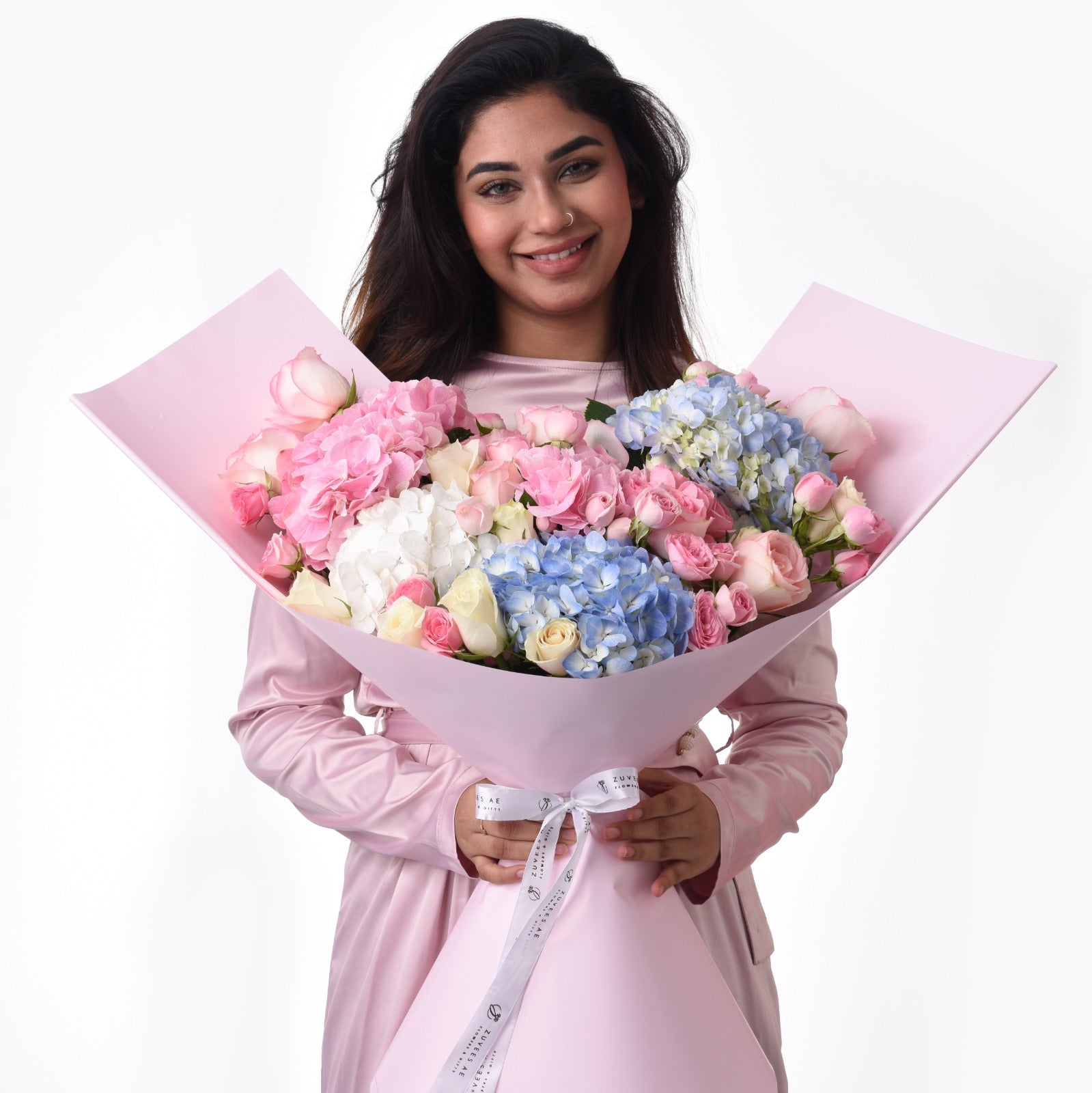 Dreamlight Petals – Zuvees Signature Bouquet