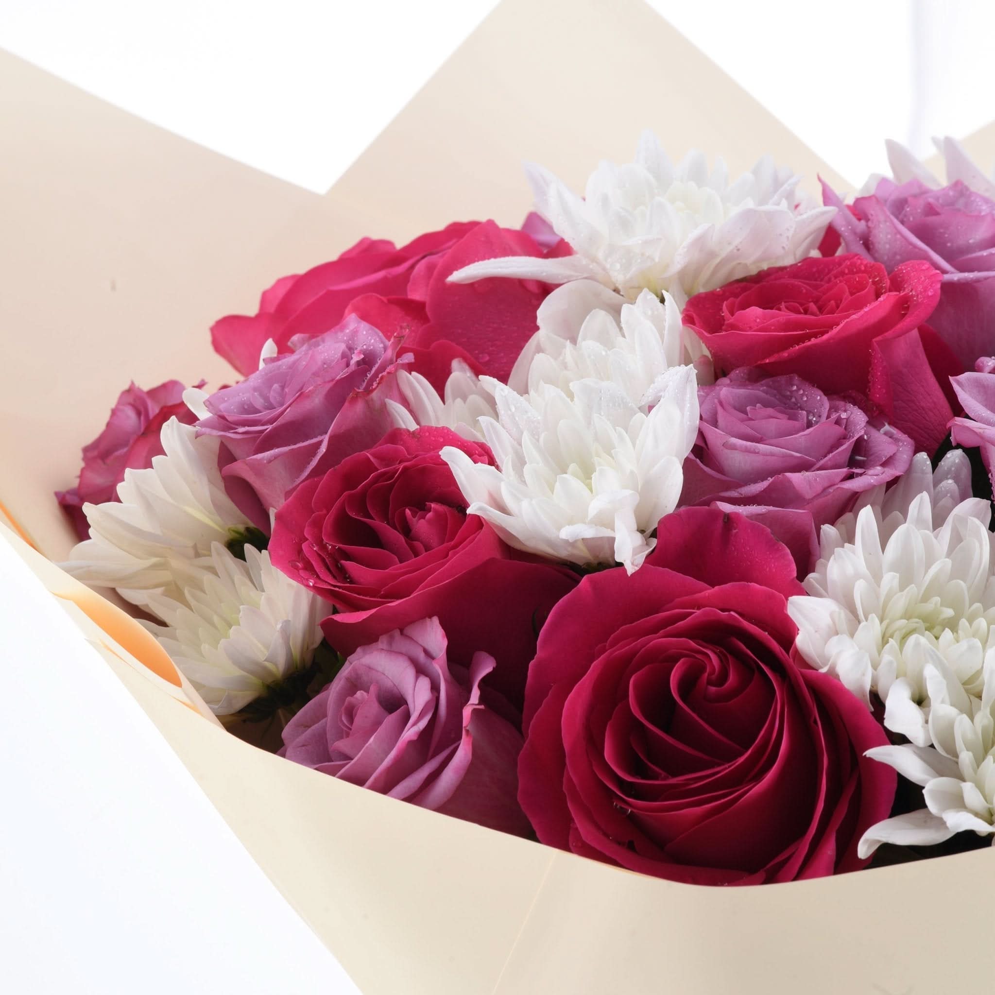 Crimson Serenade Bouquet - Zuvees.ae