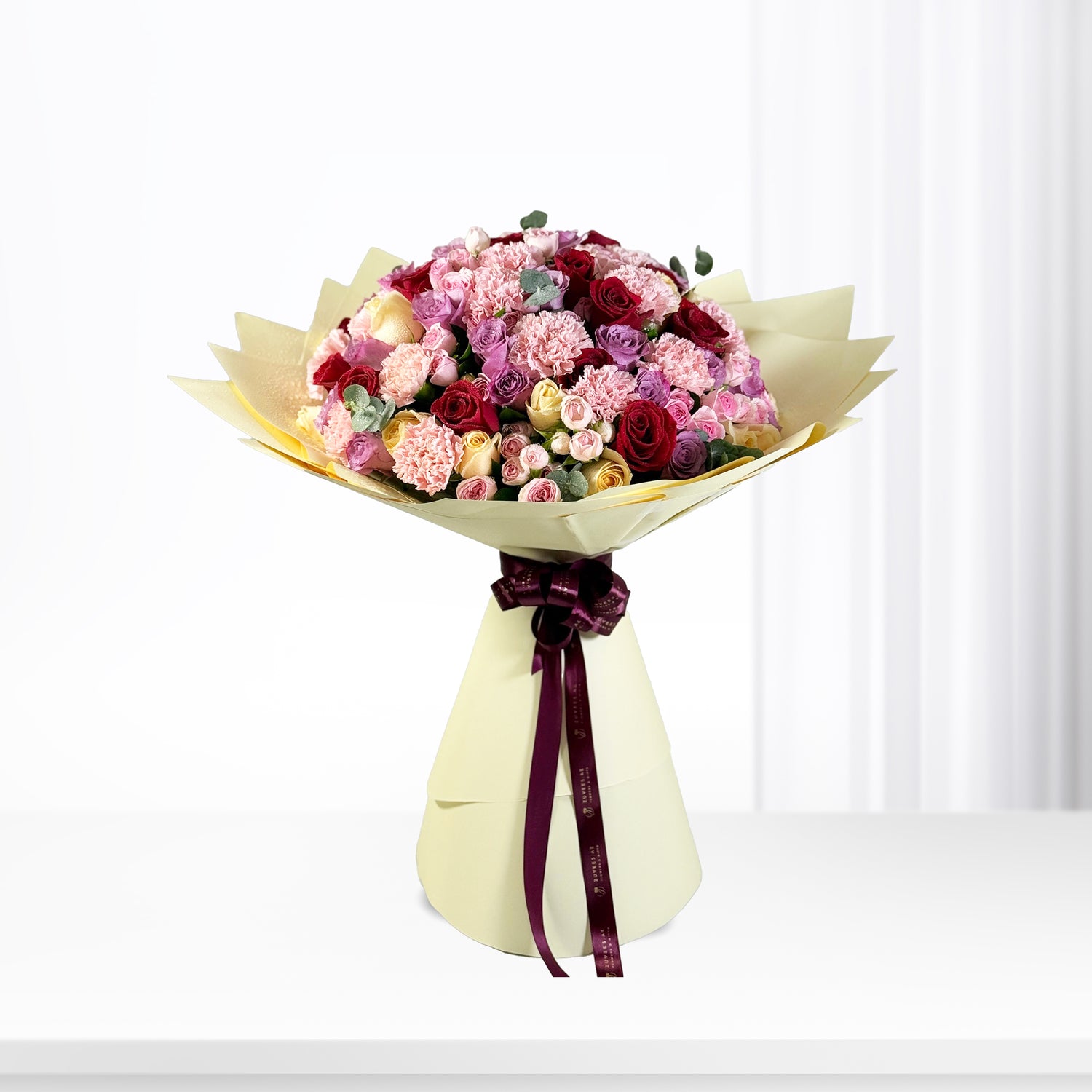 Zahrat Al Quloob – Premium Rose & Carnation Bouquet