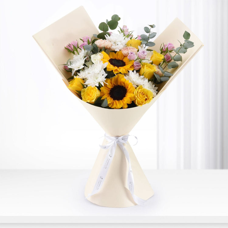 Golden Glow Bouquet - Zuvees.ae