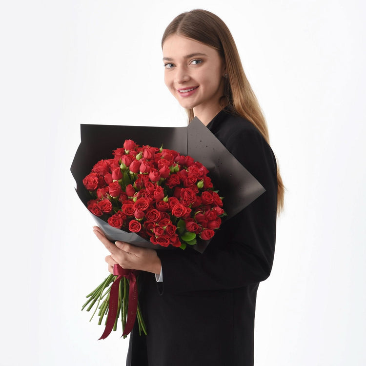 The Majestic 25 Red Spray Roses Bouquet - Zuvees.ae