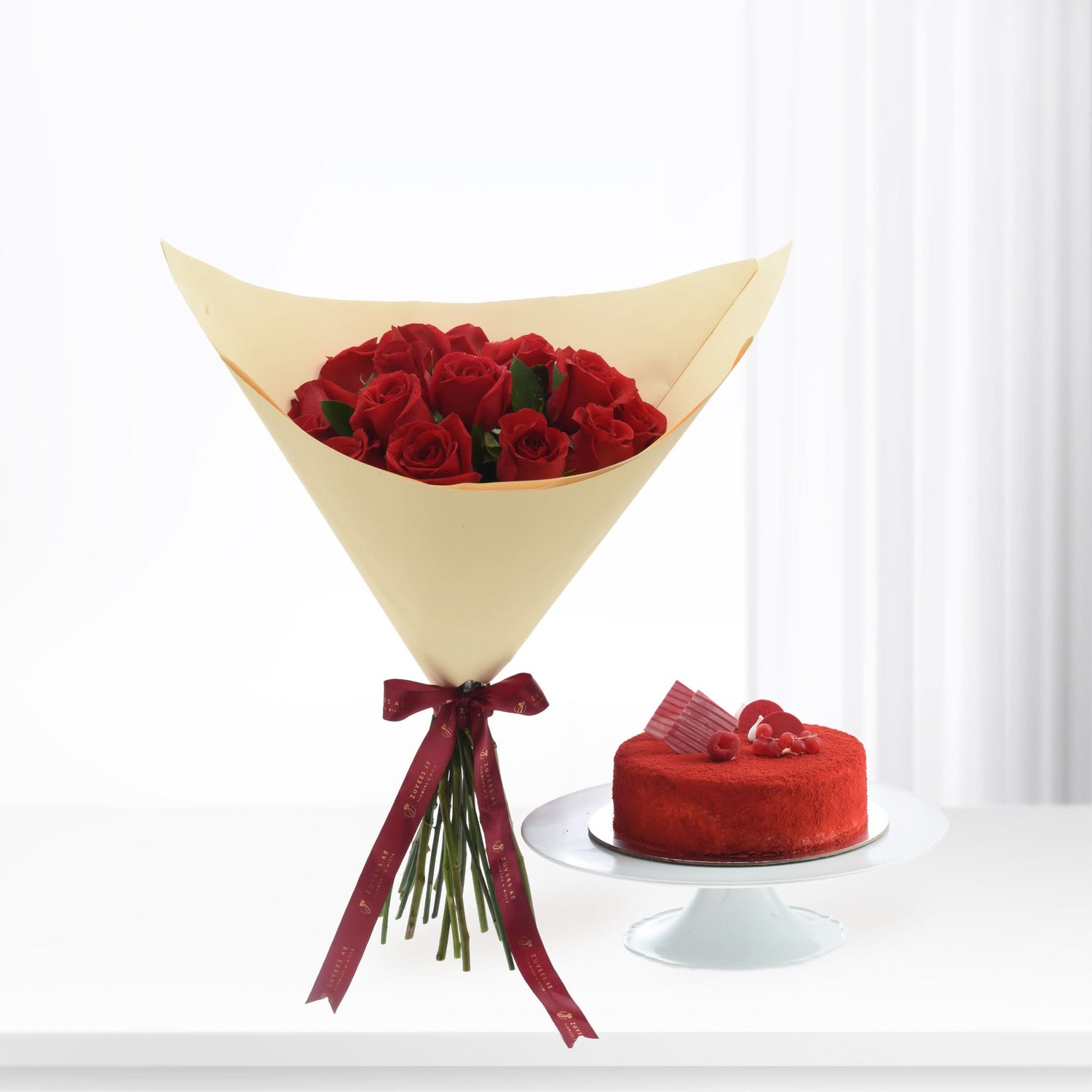 15 Roses, After Midnight Bouquet Cake Combo - Zuvees.ae