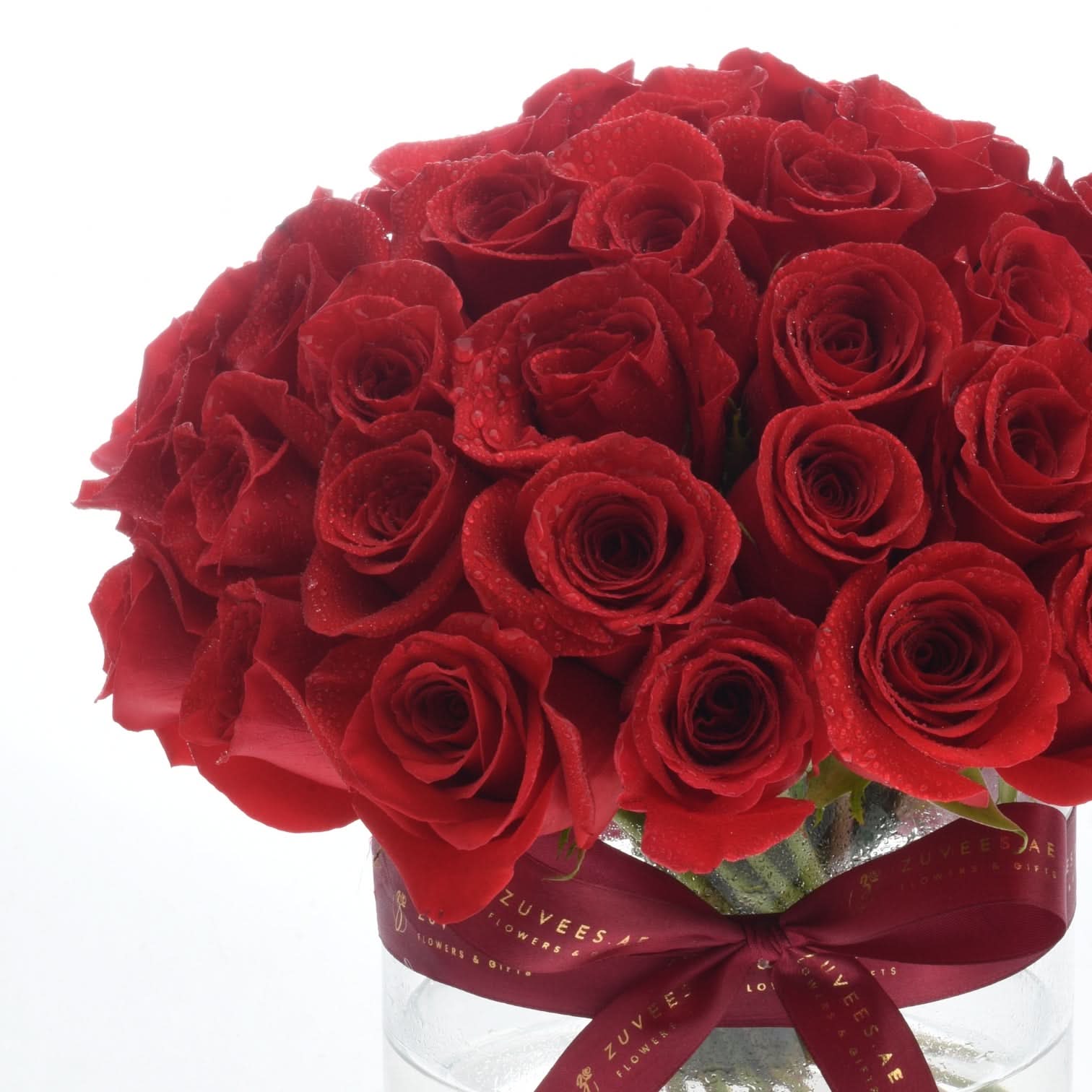 50 Red Roses In Glass Vase Cake Combo - Zuvees.ae