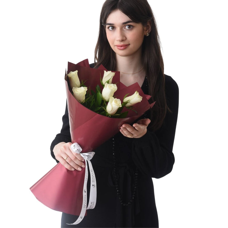 6 Whites Bouquet Chocolate Combo - Zuvees.ae