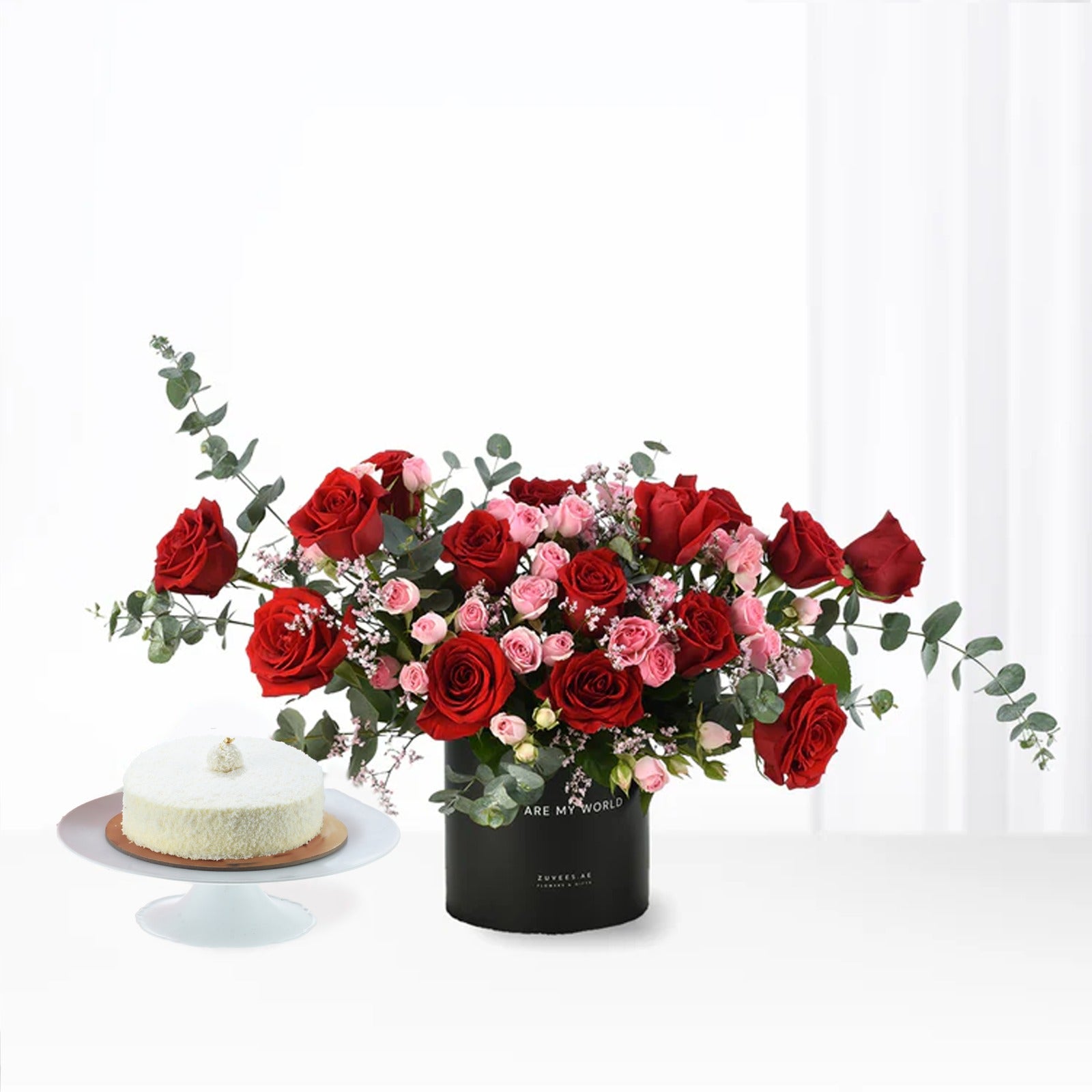Majestic Roses Box with Cake Combo - Zuvees.ae