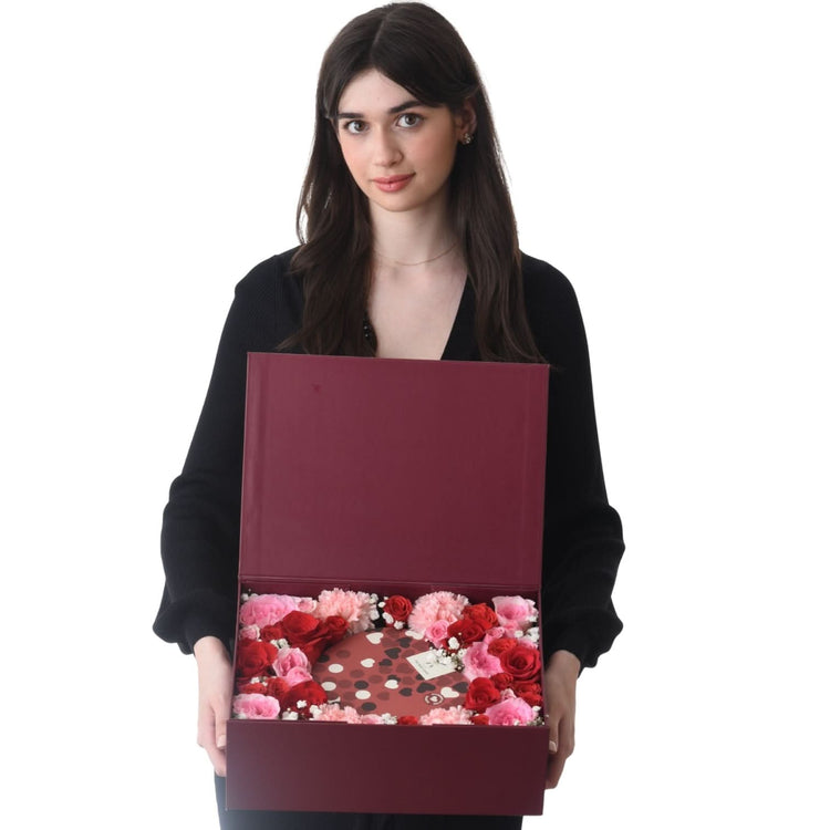Pinkish Love Bloom Hamper Box - Zuvees.ae