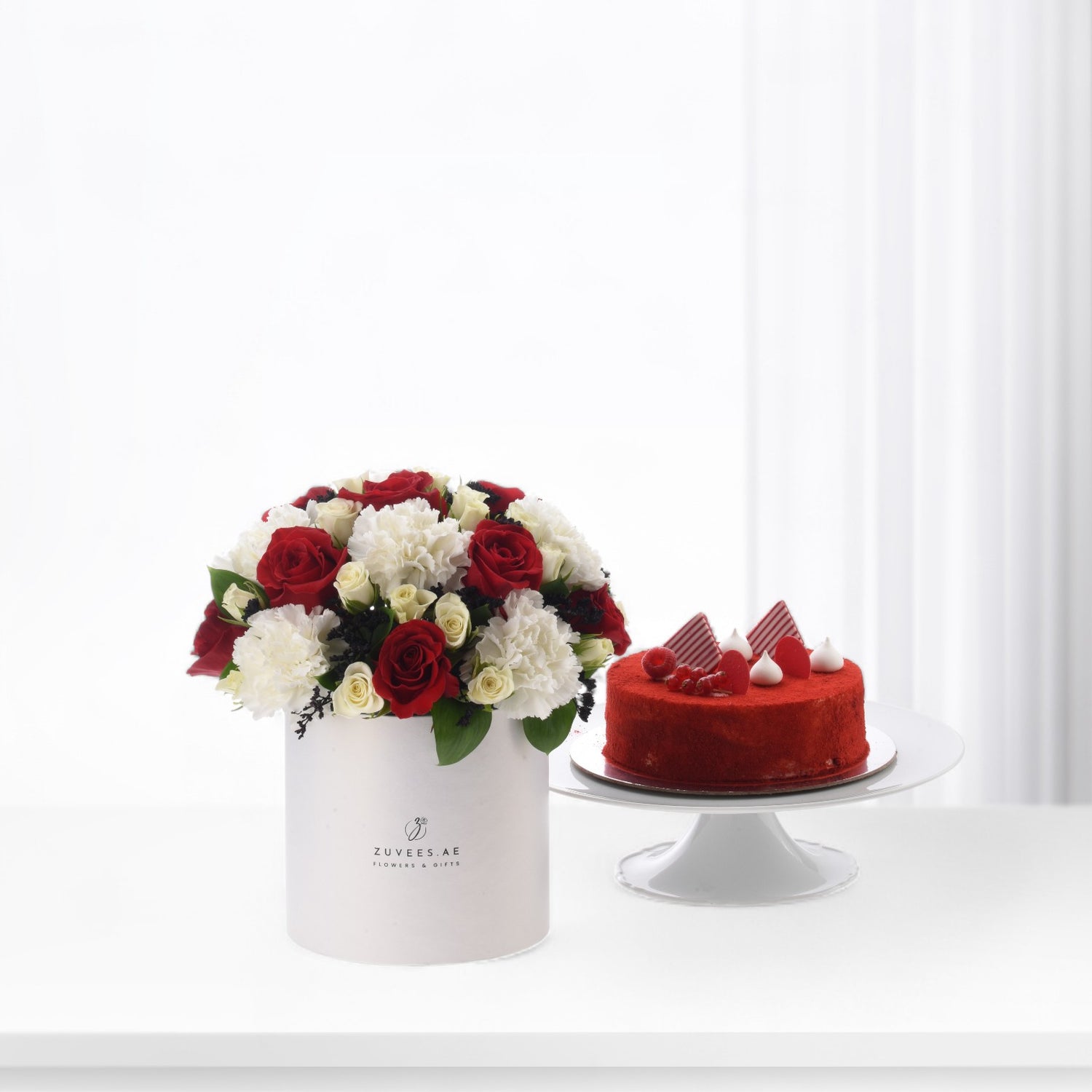 Red Sands White Box with Cake Combo