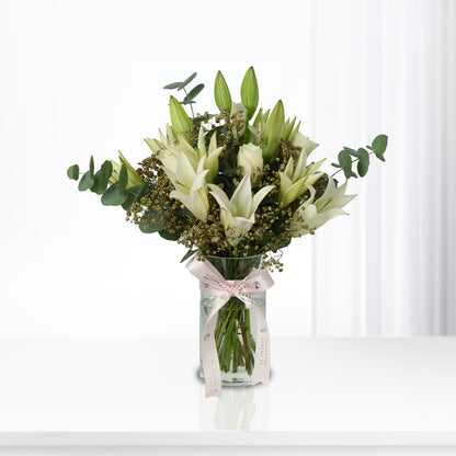 White Laurels Vase - Zuvees.ae