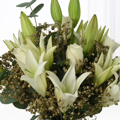 White Laurels Vase - Zuvees.ae