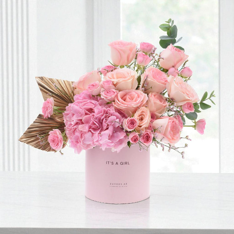 Pink roses &amp; hydrangeas in "It&