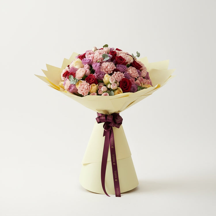 Zahrat Al Quloob – Premium Rose &amp; Carnation Bouquet - Zuvees.ae
